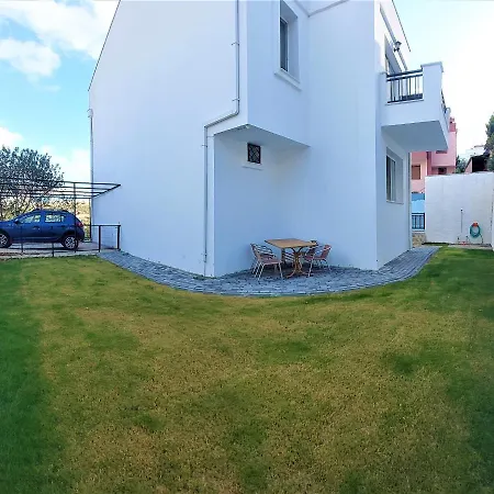 Вилла Ladies Beach - Poolside Detached - 4 Floor - 5 Bedroom - Sea View *