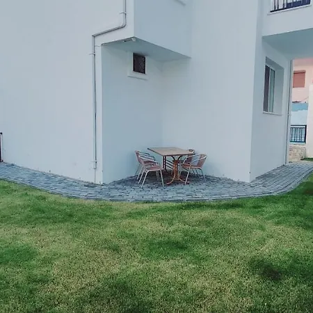 Ladies Beach - Poolside Detached - 4 Floor - 5 Bedroom - Sea View