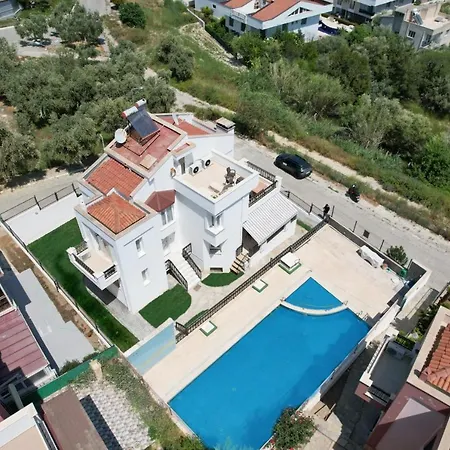 Вилла Ladies Beach - Poolside Detached - 4 Floor - 5 Bedroom - Sea View Кушадасы